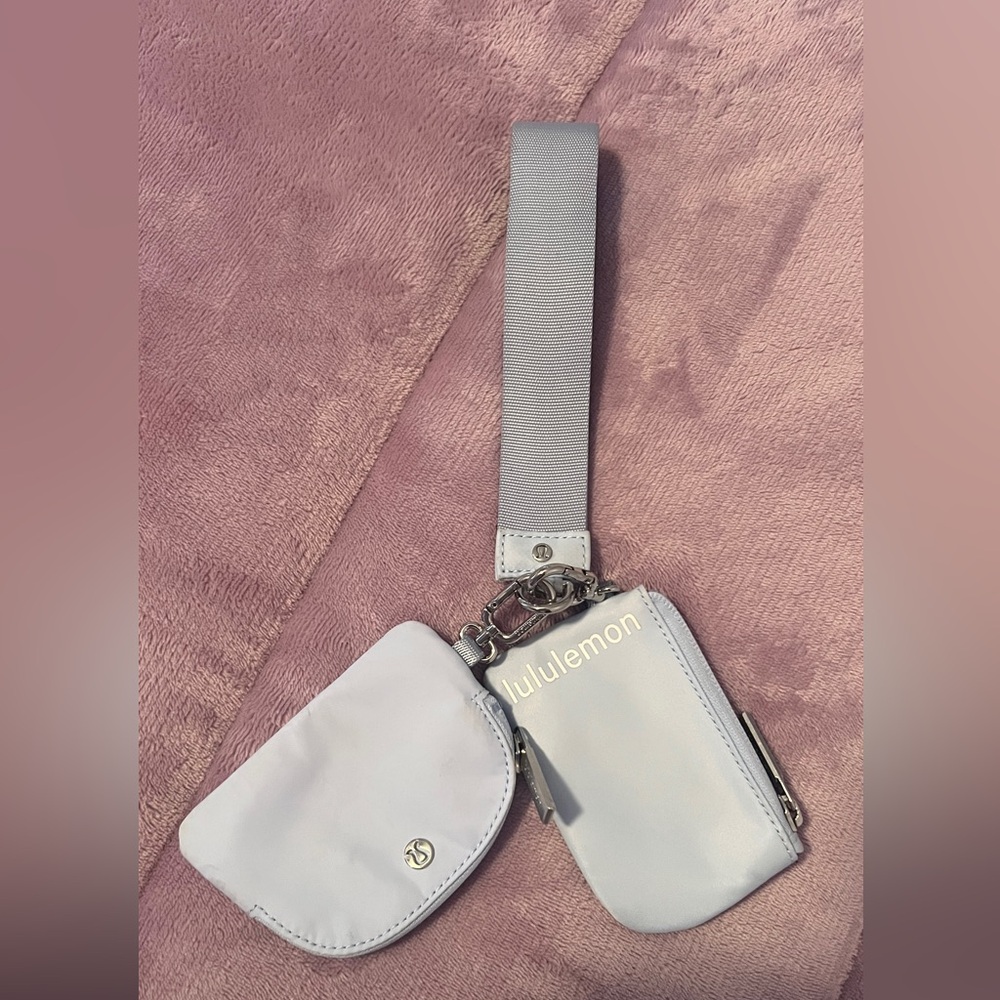 Lululemon wristlet wallet